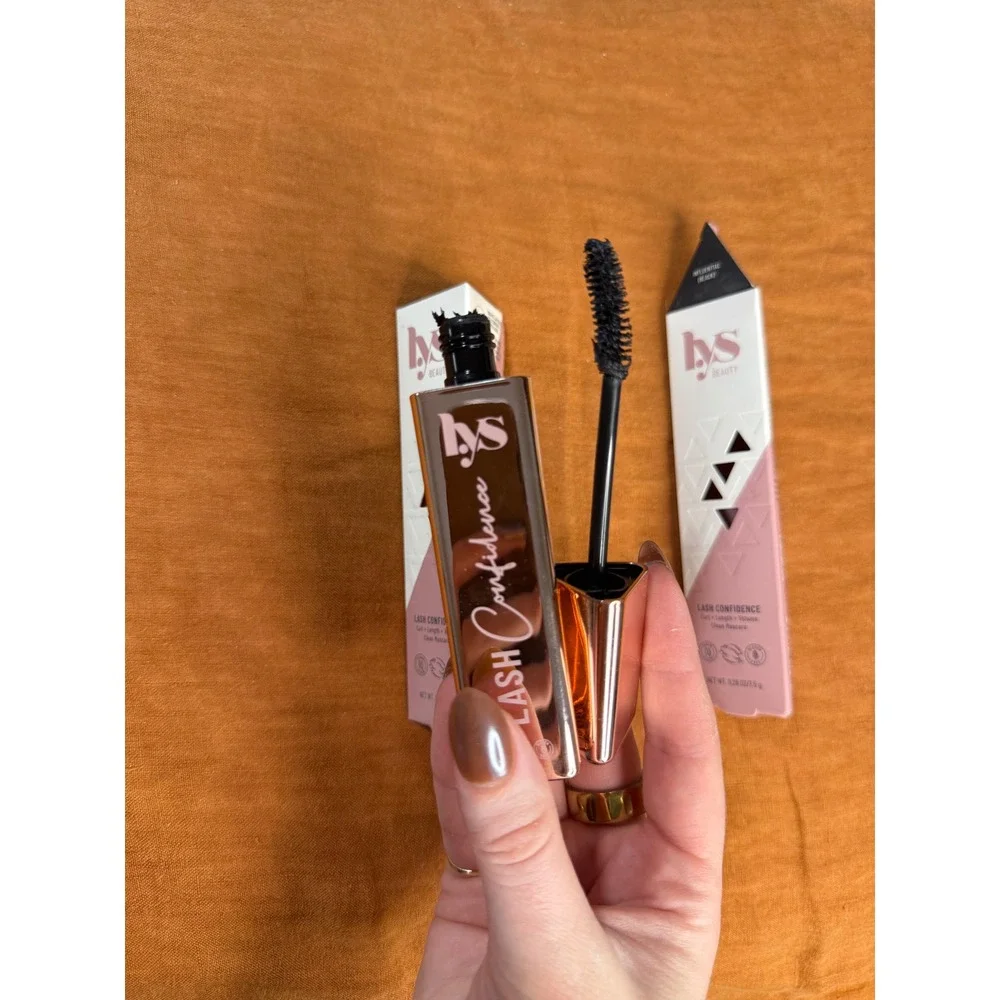 2 Lash Confidence Volume + Length + Curl Clean Mascara‎